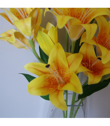 Artificial Lily Bouquet