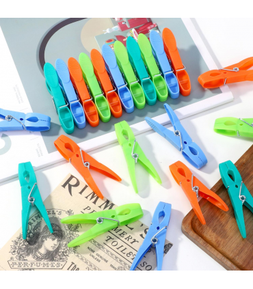 VINSANI 52PK PLASTIC PEGS 1010510