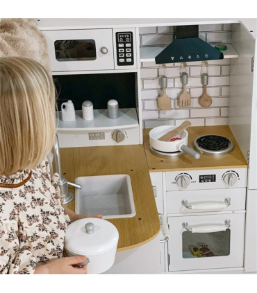 Large gaming kitchen