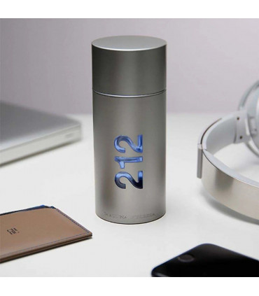 Carolina Herrera 212 Eau De Toilette Spray 100ml