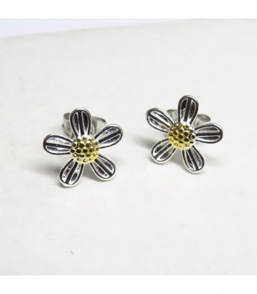 Silver Daisy Stud Earrings