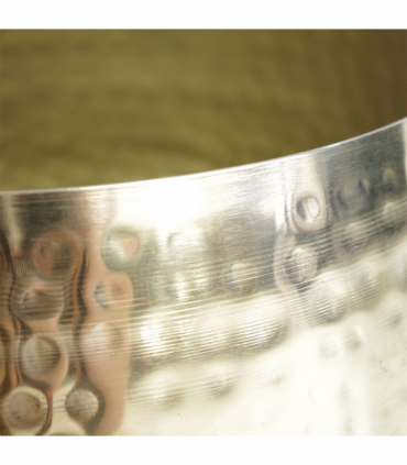 Large Metal bowl 22 x 18cm Hammered Brass Gold Colour - Straight Edge