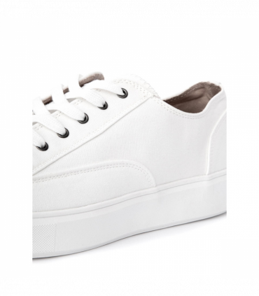 Nesta Trainers White Size 8