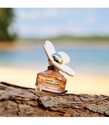 Marc Jacobs Daisy Love Eau De Toilette Spray 100ml
