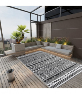 Outdoor Rug Black 190x290 cm PP