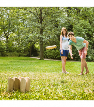 SPORTNOW Molkky Game, Wooden Skittles Throwing Game with Carrying Box
