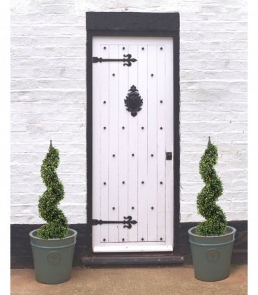 120cm (4ft) Tall Artificial Boxwood Tower Tree Topiary Spiral Metal Top