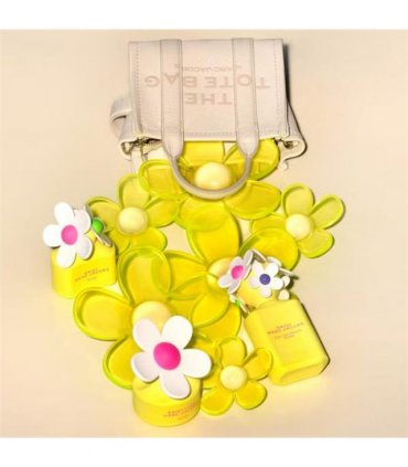 Marc Jacobs Daisy Love Glow Eau De Toilette Spray 50ml