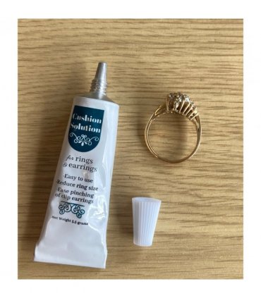 Cushion Solution Comes in a 5.5g tube.